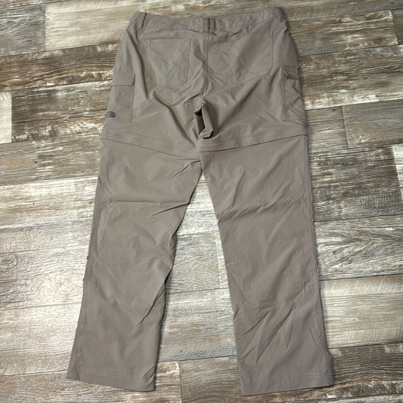 The North Face Women’s Tan Convertible Cargo Pants Size 14 - Picture 5 of 12